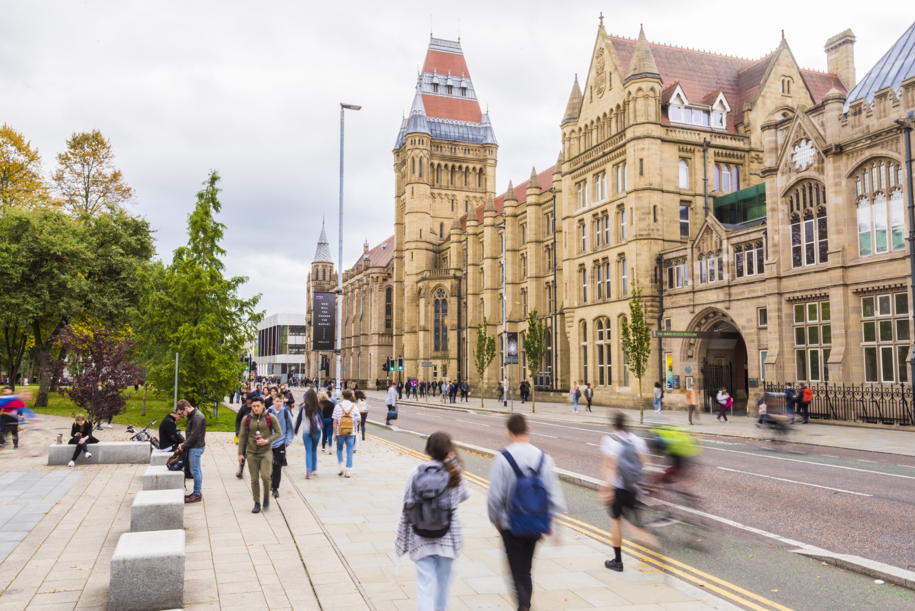 İngiltere Manchester’da konaklayan turistlerden 1 sterlin alacak